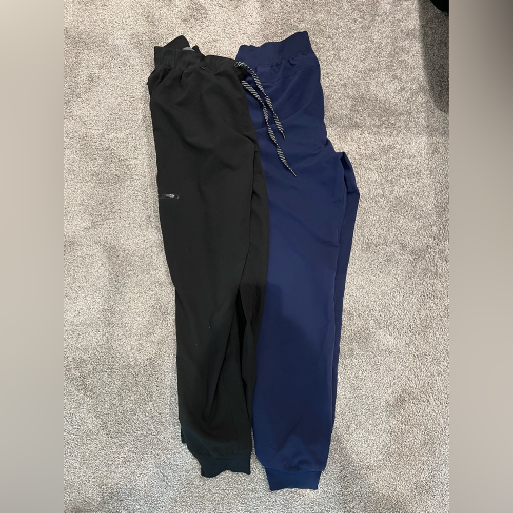 Jaaunu scrubs, jogger style, with liner